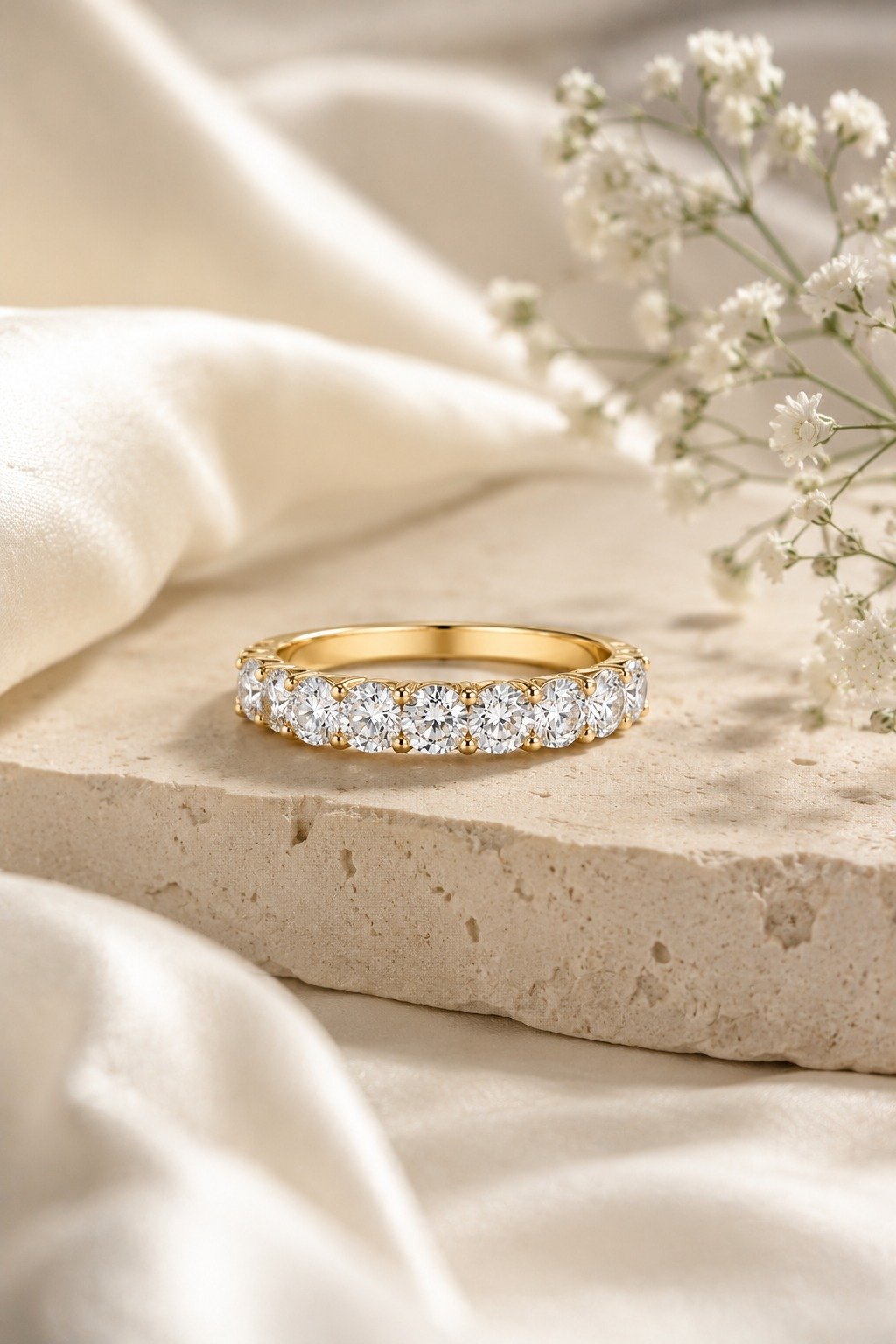 Lab-grown diamond wedding ring by Kohinoor Gems